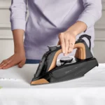 مكوى بخار اسود وذهبي زيلان